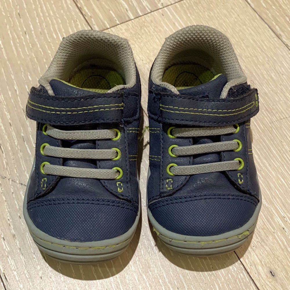 Toddler sneakers